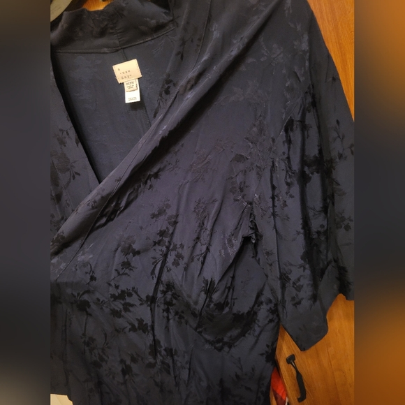 A new day navy blue floral kimono/shall one size fits most - Picture 2 of 6